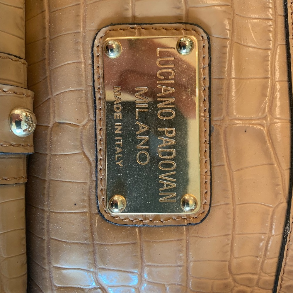 Beautiful bag. Used only a few times, in excellent condition.